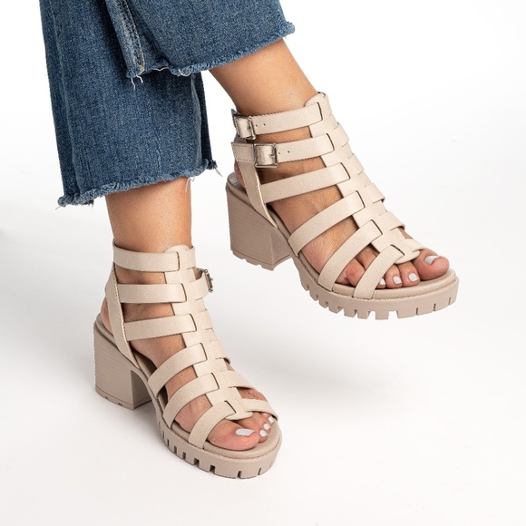 Sale! Gladiator Black Chunky Heel sandals - Picture 2 of 3